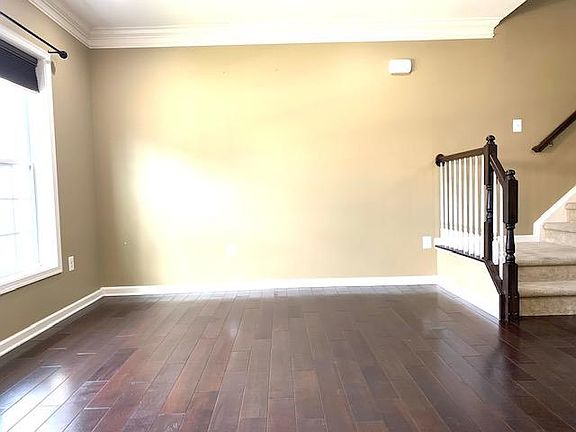 5th image of 23550 Belvoir Woods Ter