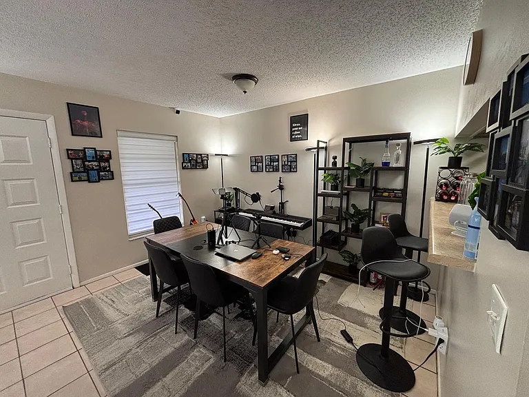 Hanging Moss Cir — Photo 3