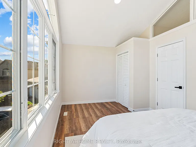 754 Hedgerow Pl — Photo 23