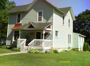 324 E 3rd St, Chadwick, IL 61014