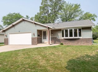5040 Steeple Dr, Greendale, WI 53129