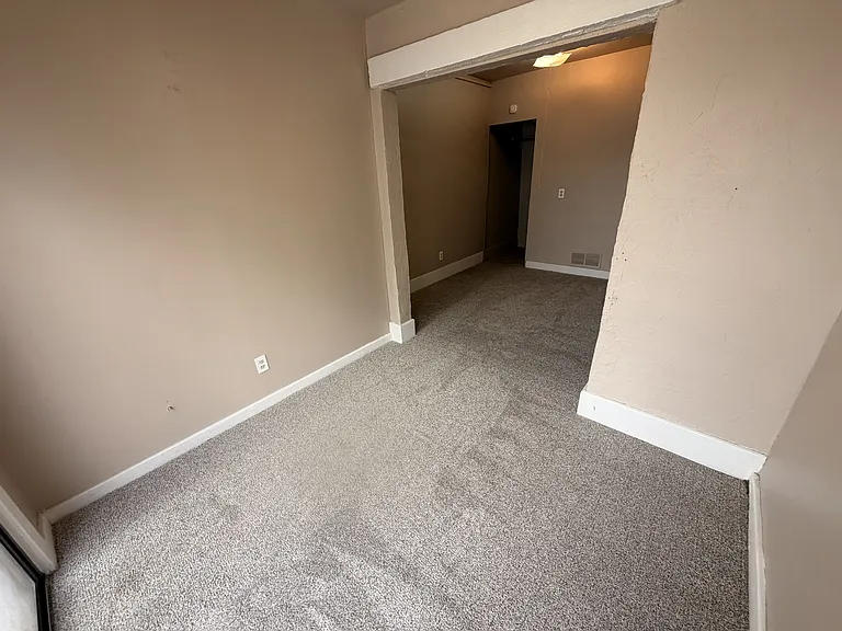 418 E Bigger St — Photo 6