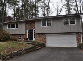 18 Birchcroff Ln, Amherst, MA 01002