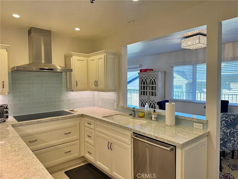 230 S Catalina Ave #203 — Photo 4