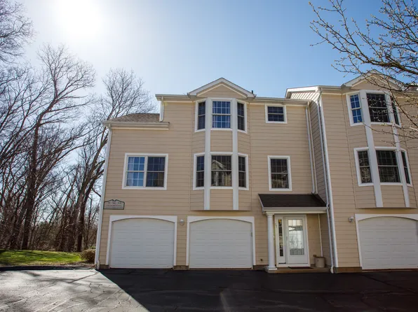 31 Parkwoods Drive #31, Norwich, CT 06360