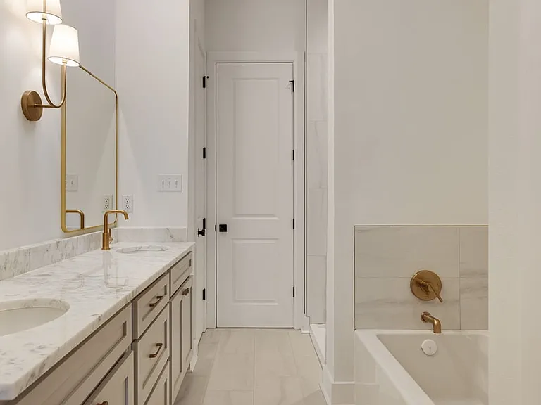 805 Broyles St #105 — Photo 11