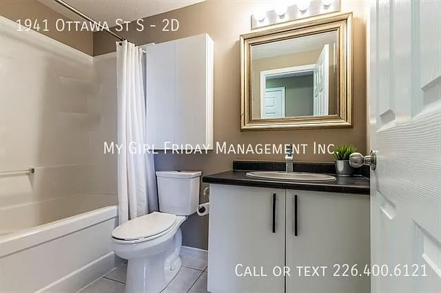 1941 Ottawa St S #2D — Photo 4