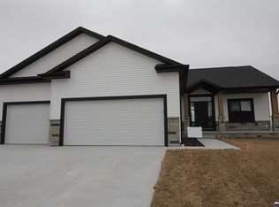 900 W Panorama Rd, Lincoln, NE 68523