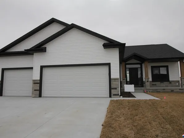 900 W Panorama Rd, Lincoln, NE 68523