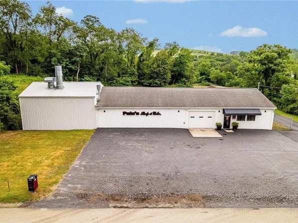 1859 McClellandtown Rd, Masontown, PA 15461