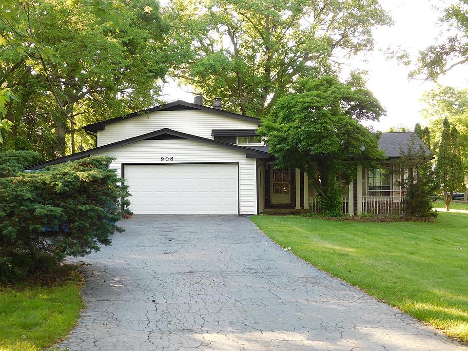 2nd image of 908 Rosewood Ct