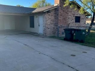 2404 Cottonwood Dr #B, Georgetown, TX 78628