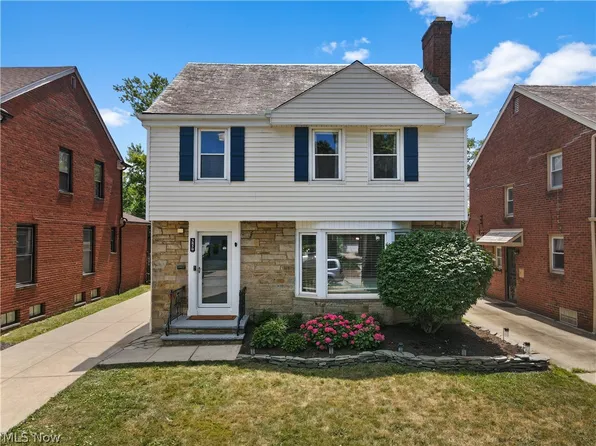 3850 Faversham Rd, University Heights, OH 44118