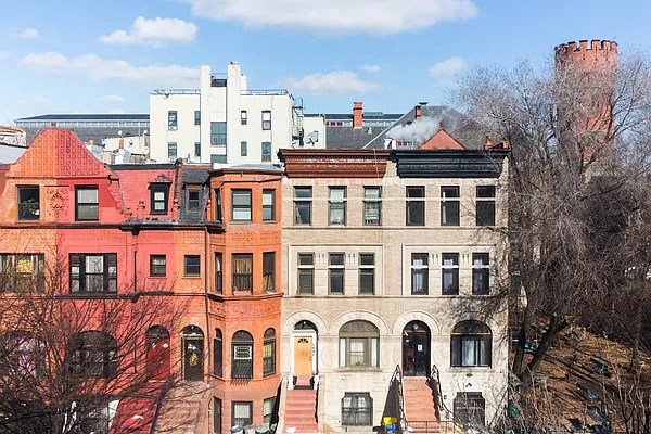 Rented by Compass | media 50