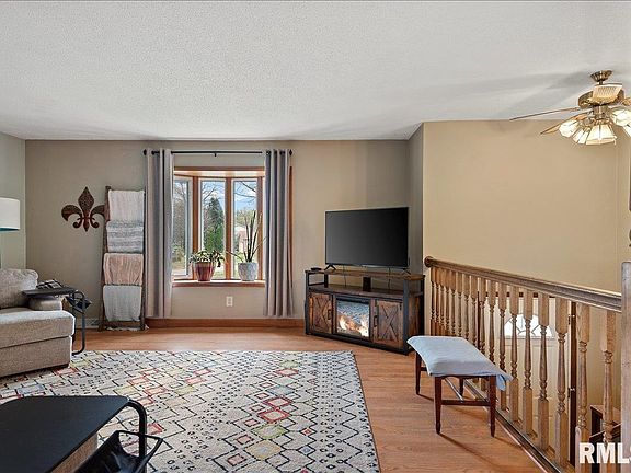 4th image of 529 Woodland Dr