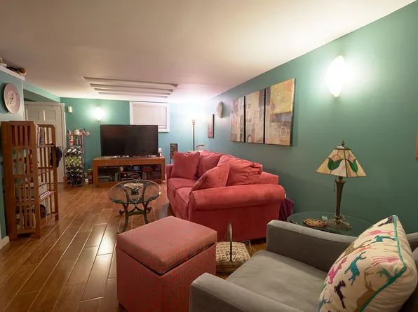 1594 Independence Avenue image 16 of 26