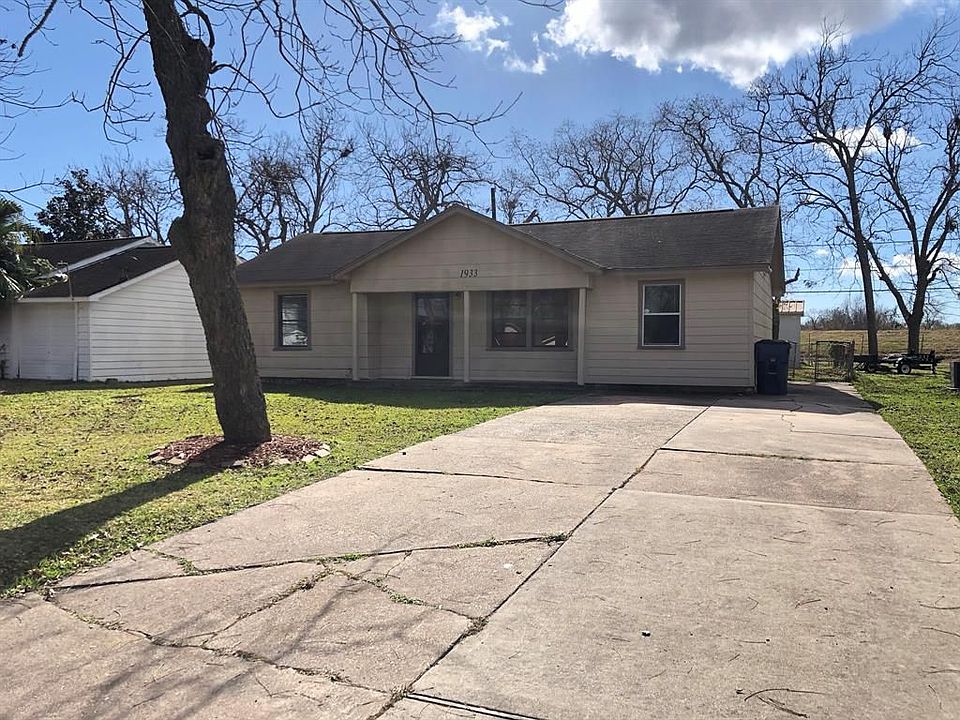 1st image of 1933 N Avenue G