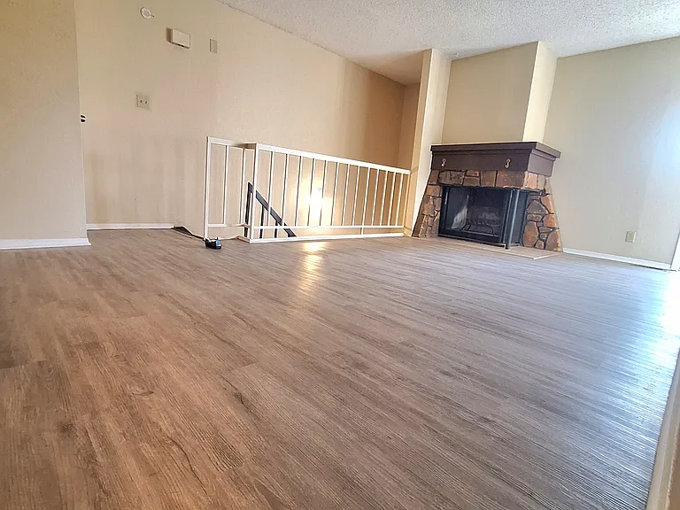 2217 E 66th Pl #910 — Photo 15
