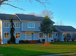 9 Carbury Rd, Ocean, NJ 07712