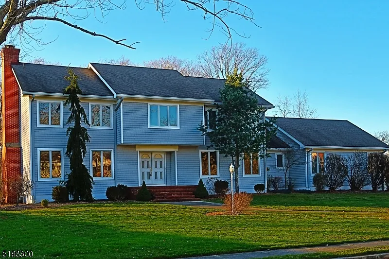 9 Carbury Rd photo 1