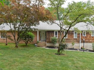 23 Birch Dr, Basking Ridge, NJ 07920