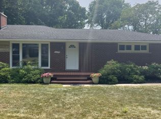 28455 Thorny Brae Rd, Farmington Hills, MI 48331