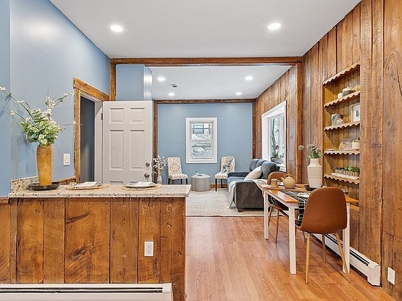 5th image of 117 Greenwood St