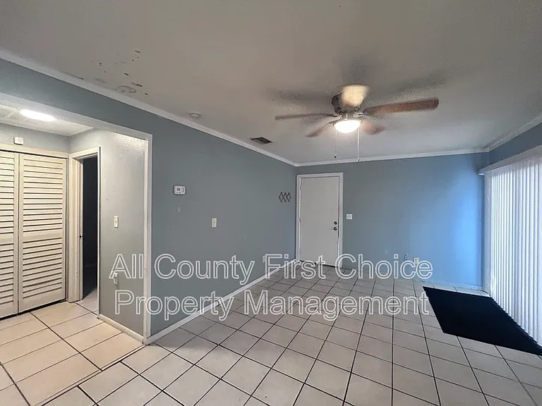 613 1st Ave NE #A — Photo 5