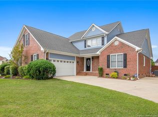5705 Gentleman Dr, Hope Mills, NC 28348