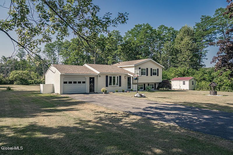 2nd image of 536 McQueen Road