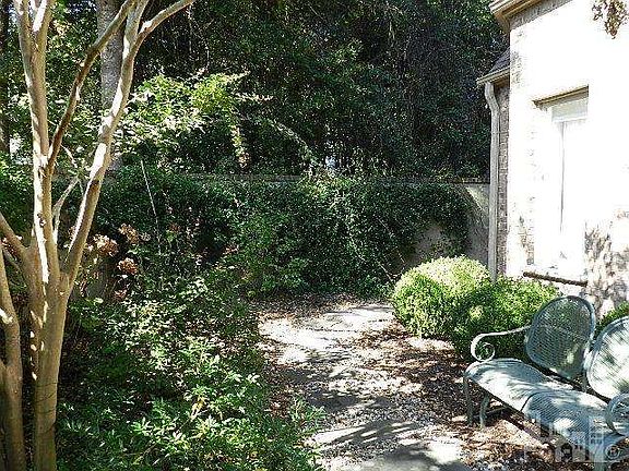 3rd image of 2424 Grenoble Ln
