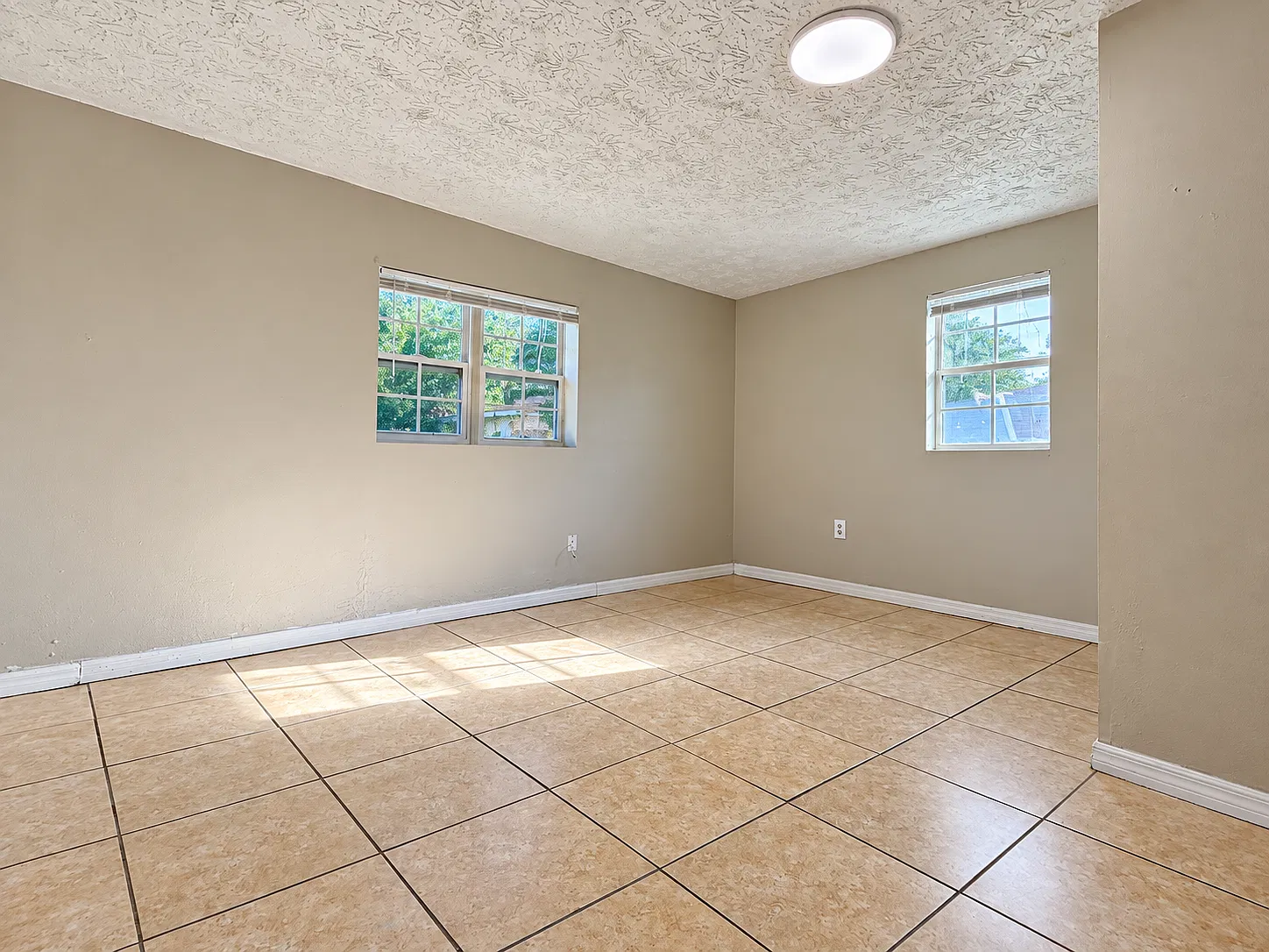 4 bed, 1419 sqft, $1,500 — Photo 4