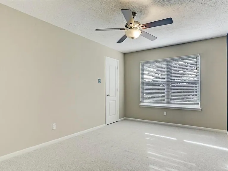 23247 Diamond Knoll Ct — Photo 19