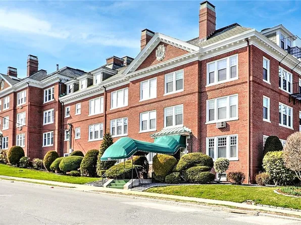 242 President Ave APT 14, Providence, RI 02906