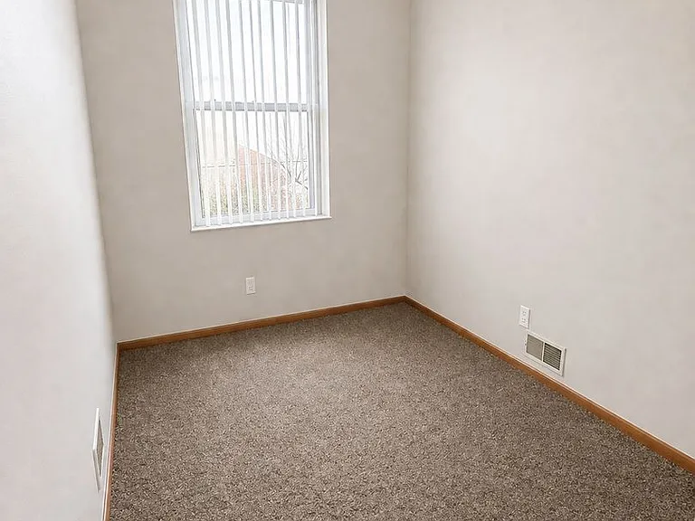 233 Ridgewood Ave — Photo 6