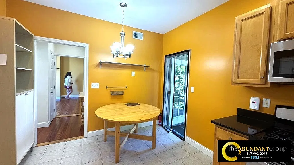 3 bed, 1.0 bath, $3,800 — Photo 4