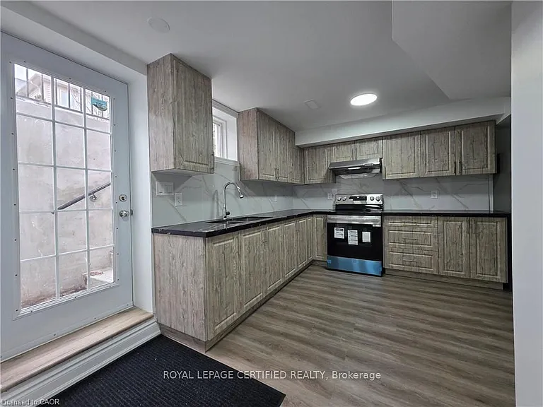 24 Chase Cres #BASEMENT — Photo 5