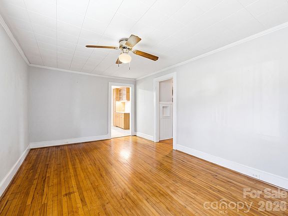 5th image of 1659 Maple Ave