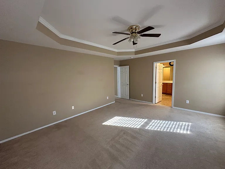 404 Treybrooke Dr — Photo 49