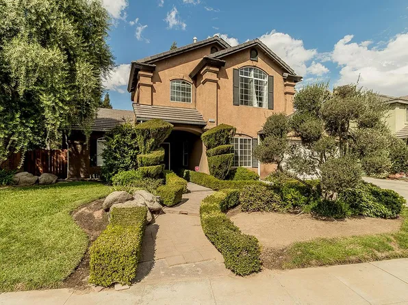 2210 E Ticonderoga Dr, Fresno, CA 93720