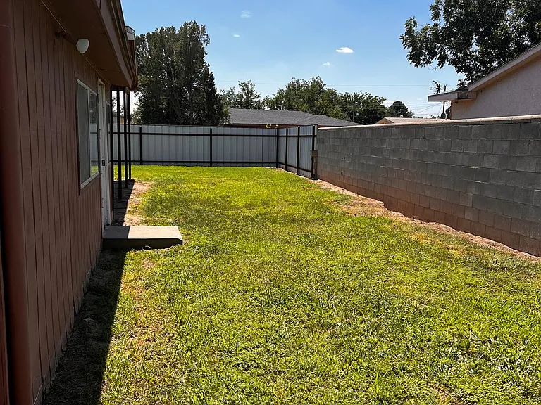 2504 Baylor Ave — Photo 53