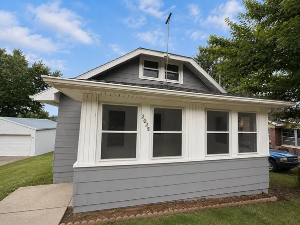2025 S Bluff Blvd, Clinton, IA 52732