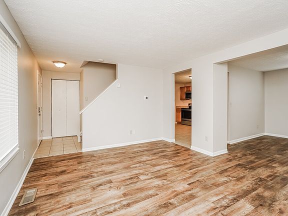 5th image of 6925 Candlish Dr