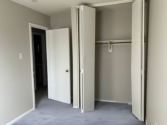 4th image of 1061 Filbert St