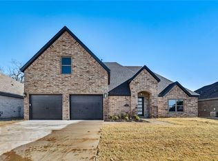 4632 W Triangle St, Fayetteville, AR 72704