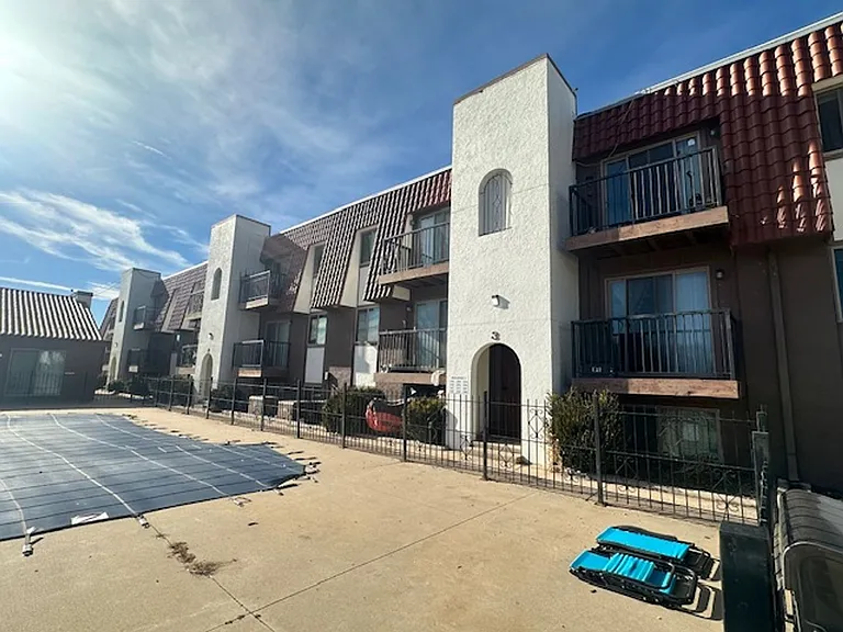2250 S Oliver Ave — Photo 6
