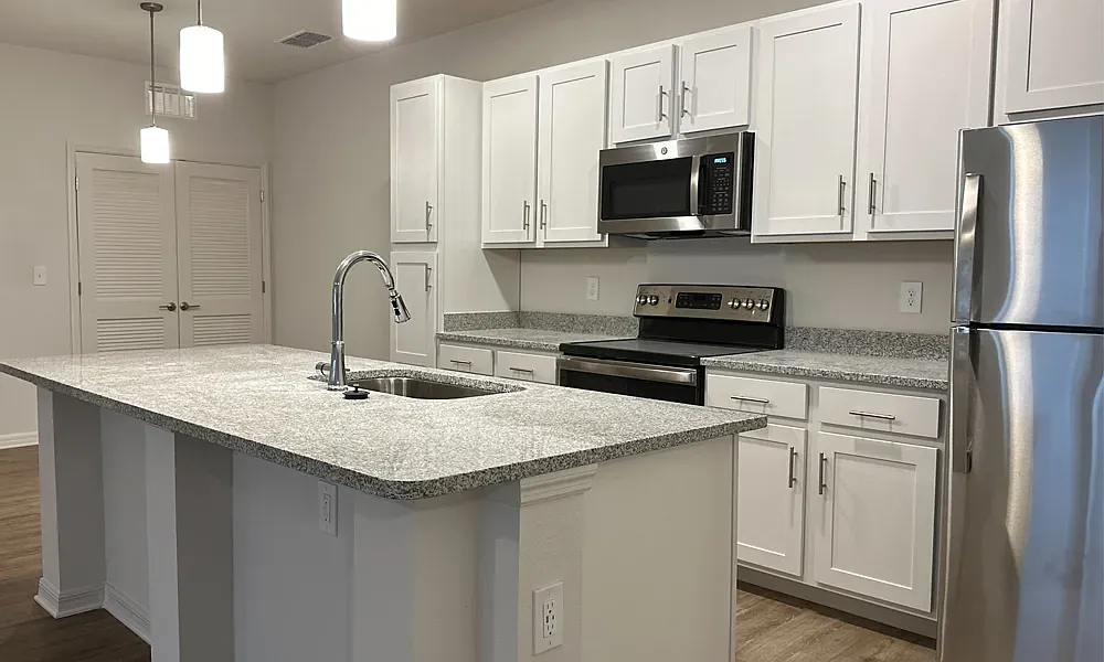 Silver Pointe — Photo 3