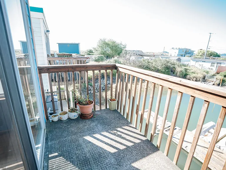 122 Cod St — Photo 10