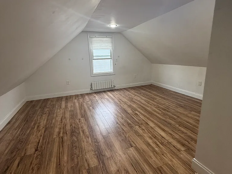 211 Bradford Ave — Photo 19