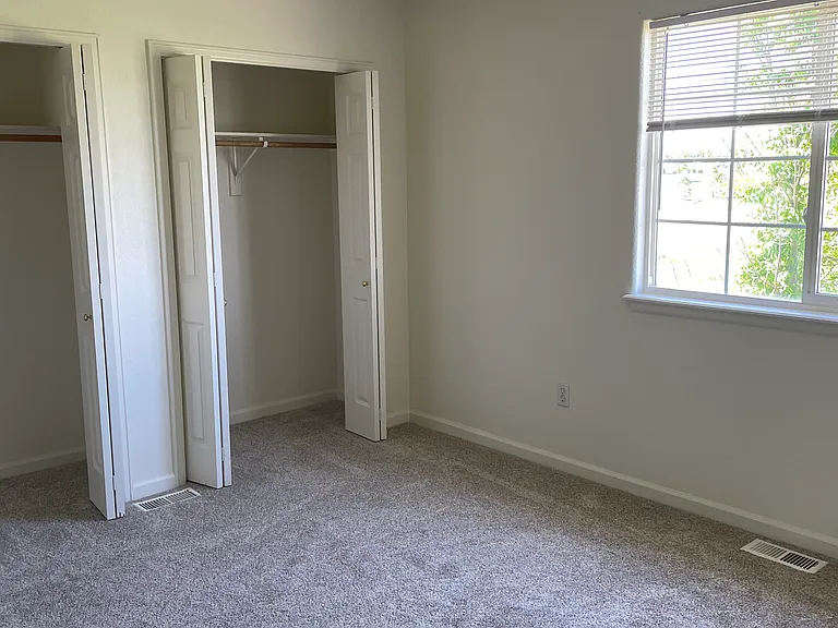 784 Gateway Cir — Photo 17